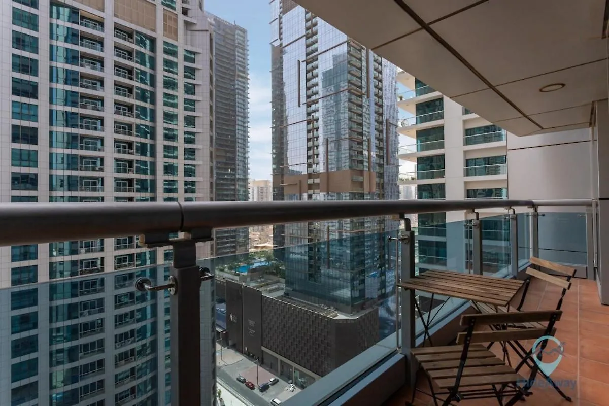 1Br Cool Vibes Pool Views Dubai Marina Apartment 0*,  United Arab Emirates