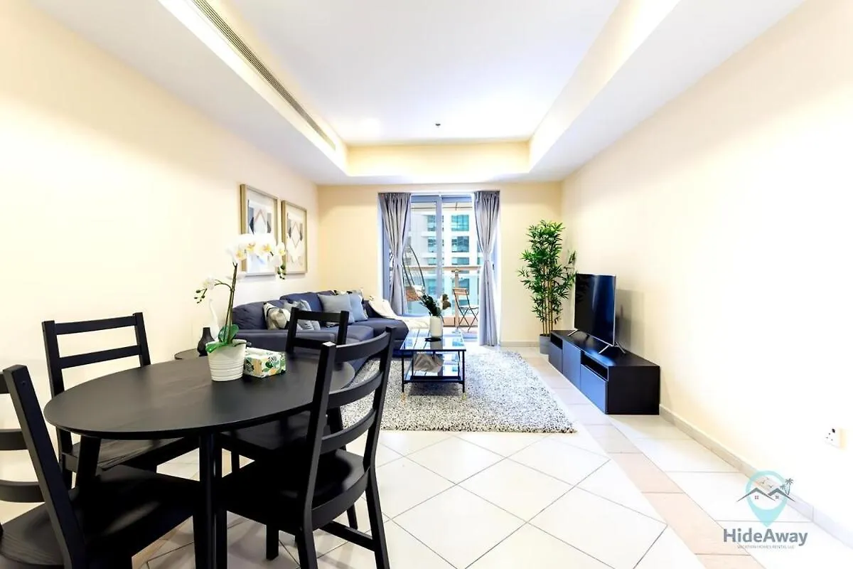 1Br Cool Vibes Pool Views Dubai Marina Apartment