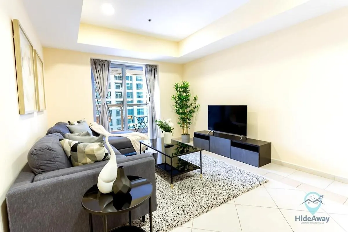 1Br Cool Vibes Pool Views Dubai Marina Apartment United Arab Emirates
