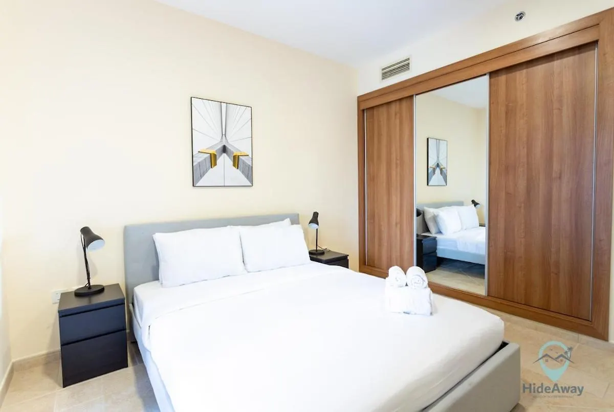 1Br Cool Vibes Pool Views Dubai Marina 아파트